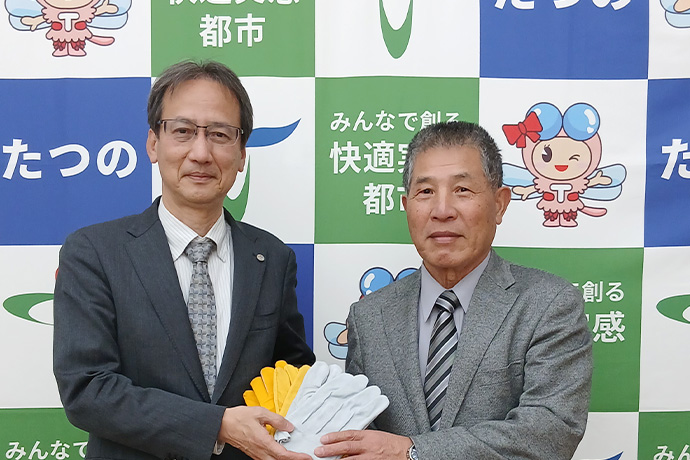 中村利一副会長とたつの市副市長の田中徳光さん。